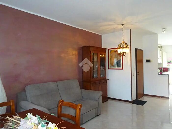 Appartamento trilocale in vendita in Via Copparo, Ferrara