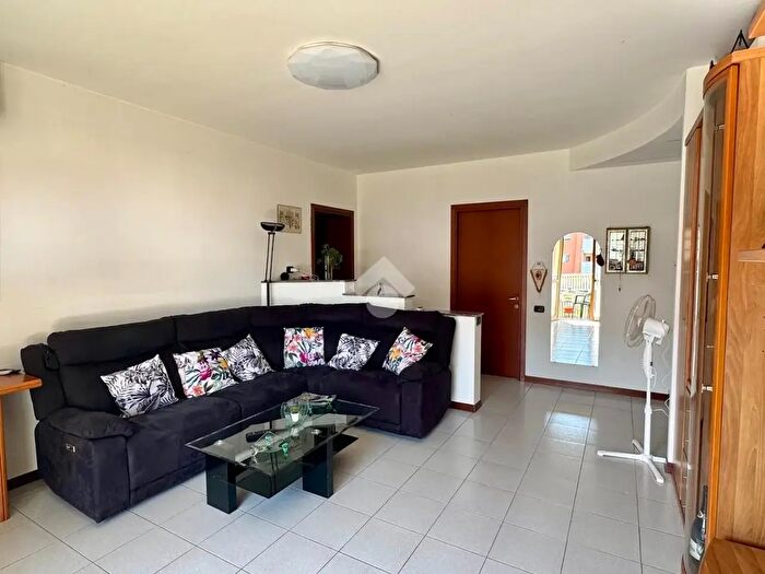 Appartamento quadrilocale in vendita in Via Pietro Mascagni, Buccinasco