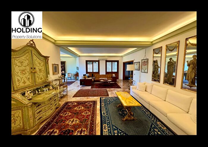 Appartamento con 5 locali in vendita in Via Dandolo, Roma