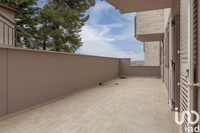 Appartamento con 5 locali in vendita in Via Dante Alighieri, Castelfidardo