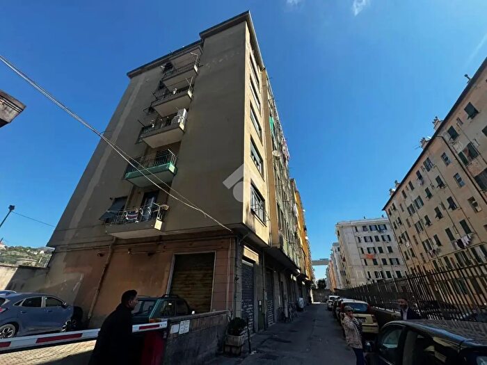 Appartamento quadrilocale in vendita in Via Walter Fillak, Genova