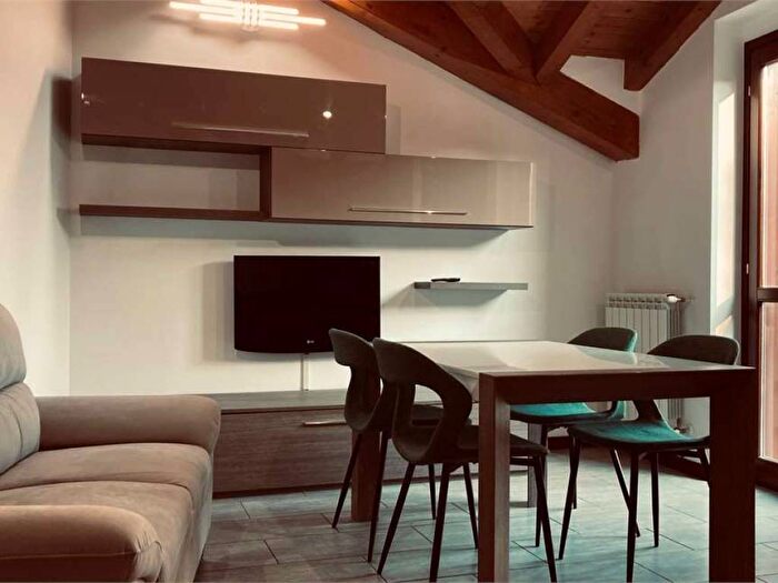 Appartamento bilocale in affitto in Via Muratori, Giubiano San Carlo, Varese