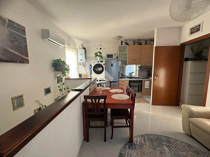 Appartamento trilocale in affitto in Via Casilina, San Cesareo