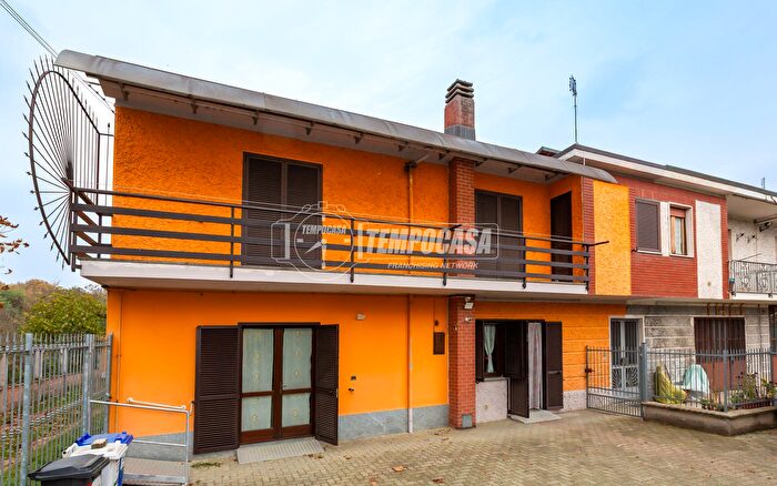 Casa con 6 locali in vendita in Via del Vaschetto FavariAvatanei, Poirino