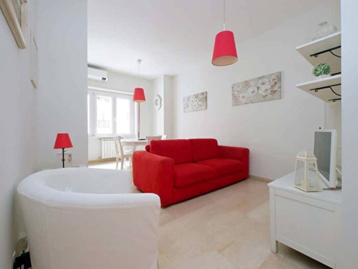 Appartamento trilocale in affitto in Via Giarabub, Africano Villa Chigi, Roma
