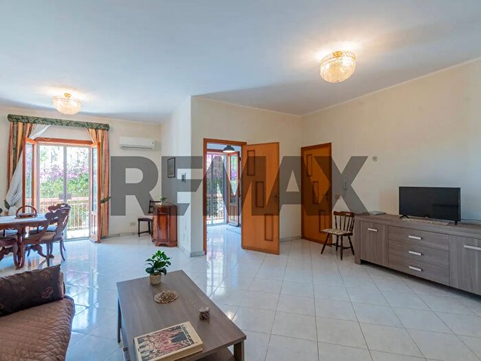 Casa con 7 locali in vendita in Piazza Castelforte, Palermo