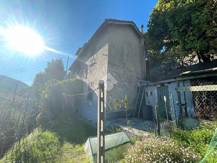 Casa con 6 locali in vendita in Via dei Noceti, Genova