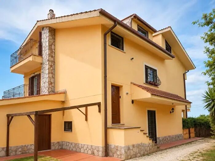 Appartamento con 6 locali in vendita in Via Claudio Monteverdi b, Zagarolo