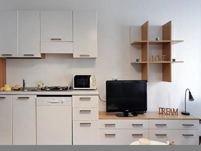 Appartamento bilocale in affitto in Via privata Poggibonsi, Gambara, Milano