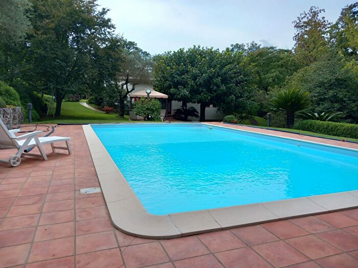 Casa con 10 locali in vendita in Sarzana