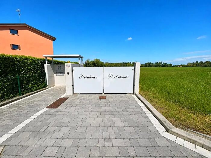 Appartamento trilocale in vendita in Via dei Rododendri, Venezia
