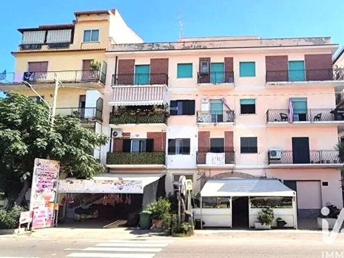 Appartamento trilocale in vendita in Via Nazionale, Pizzo