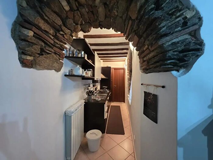 Appartamento trilocale in vendita in Carrara