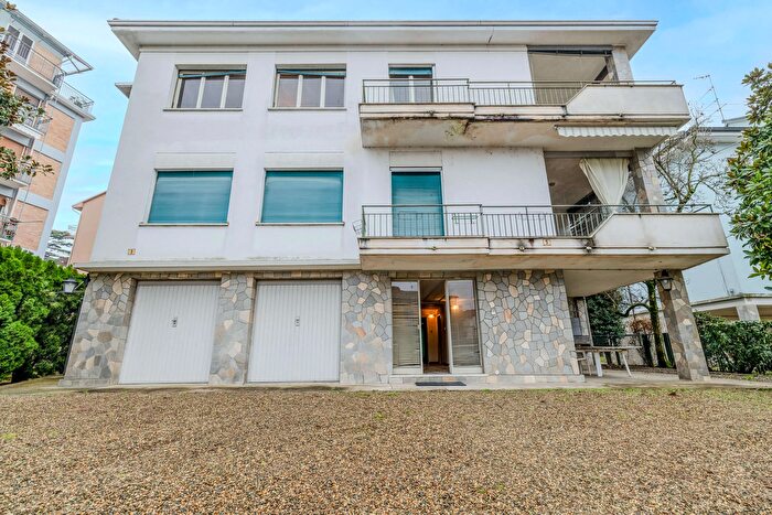 Casa con 15 locali in vendita in Via Bologna, Valenza