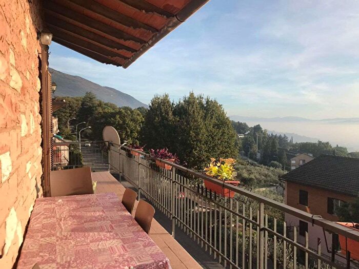 Casa con 7 locali in vendita in San Benedetto, Assisi