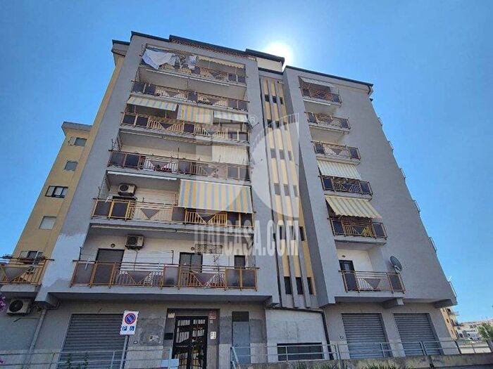 Appartamento monolocale in affitto in via saffo, Tufolo Farina, Crotone