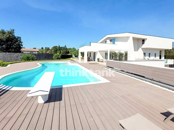 Casa con 8 locali in vendita in Via Timone Zaccanazzo, Acireale