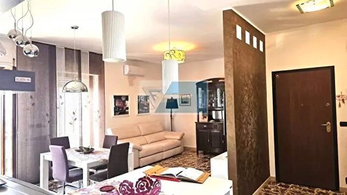 Appartamento con 5 locali in vendita in Siracusa