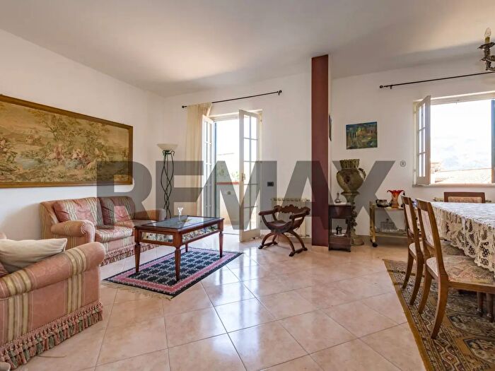 Appartamento con 8 locali in vendita in Monreale