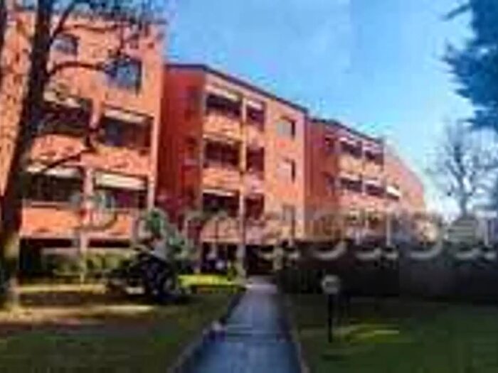 Appartamento trilocale in vendita in Via Ferrucci, Monza