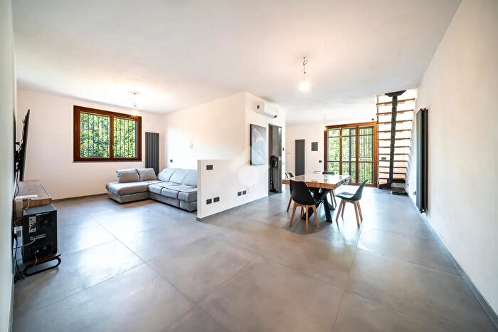 Appartamento quadrilocale in vendita in Via Roma, San Martino In Rio