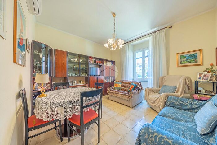 Appartamento bilocale in vendita in Via al Quarto Miglio, Roma