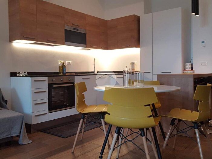 Appartamento trilocale in affitto in Via Carlo Farini, Farini, Milano