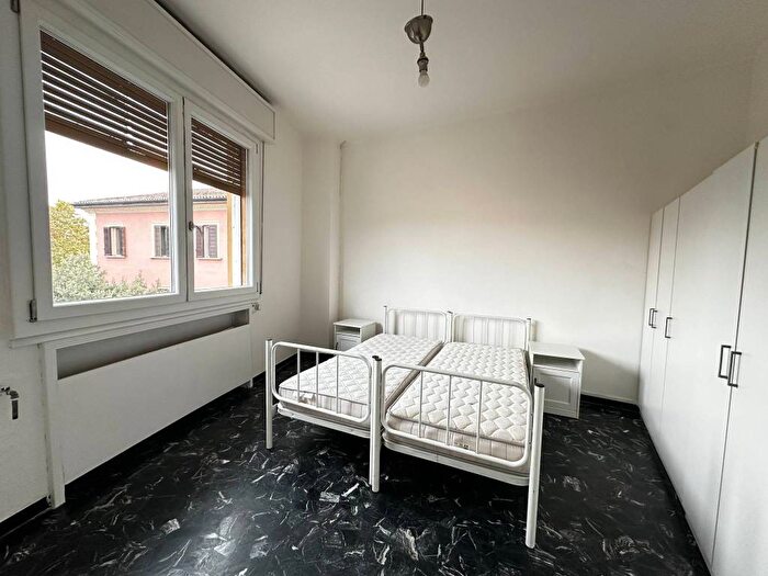 Appartamento trilocale in affitto in Piazza di Porta San Vitale, San Vitale, Bologna