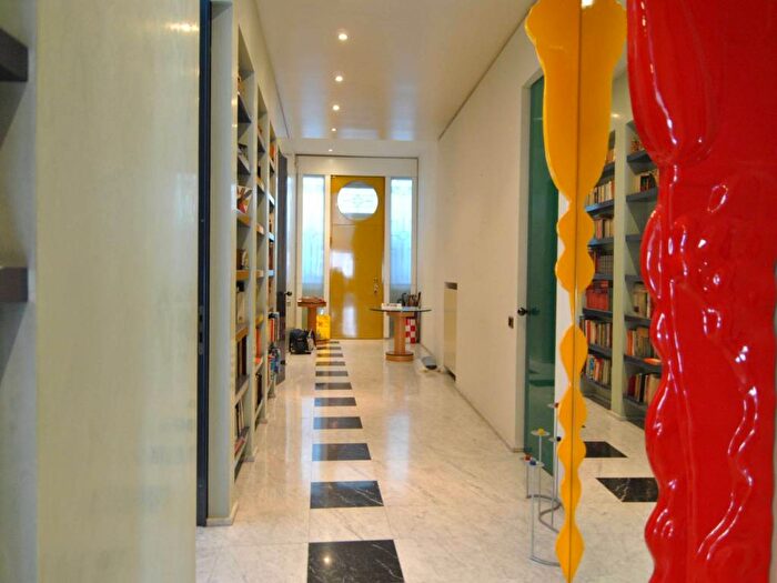 Appartamento con 6 locali in affitto in Viale Regina Margherita, Guastalla, Milano