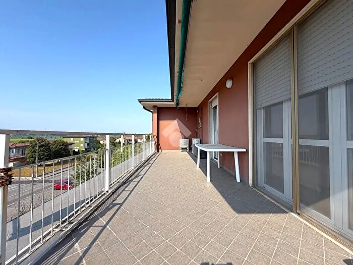 Appartamento trilocale in vendita in Via E Panni, Castelverde