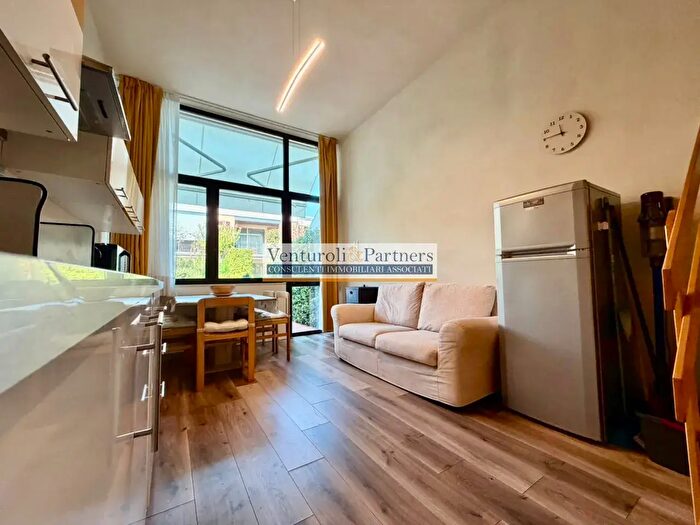 Appartamento trilocale in vendita in Via Giuseppe Mazzini, Padenghe Sul Garda