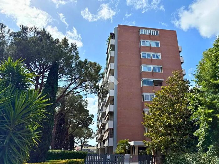 Appartamento trilocale in vendita in Via Pagoda Bianca, Roma