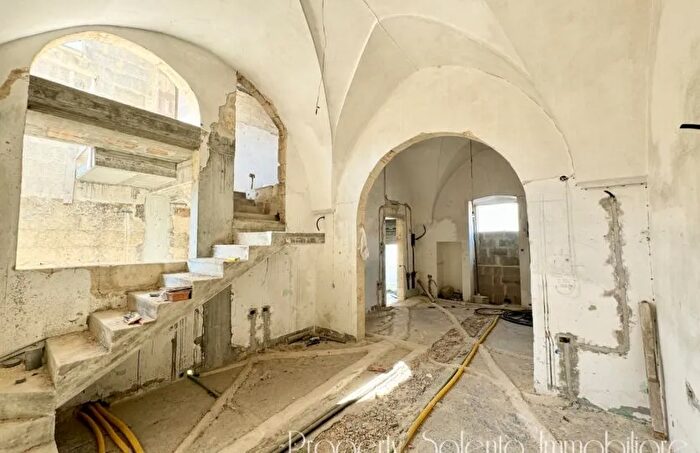 Casa quadrilocale in vendita in Via Nazareno Armida Ugento Centro Storico Residenziale, Ugento