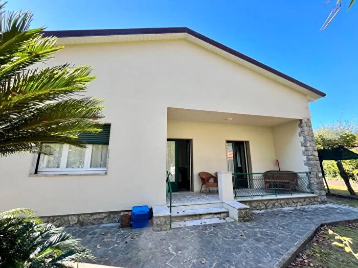 Casa con 5 locali in affitto in Zi del, Forte Dei Marmi