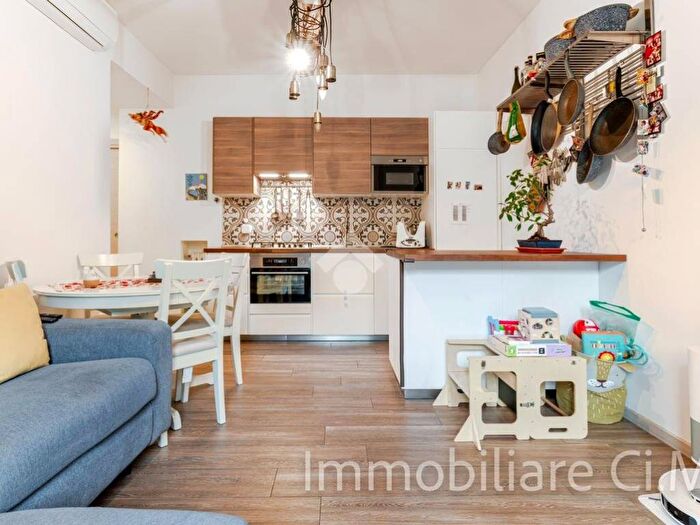 Appartamento trilocale in vendita in via teodosio, Città Studi, Milano