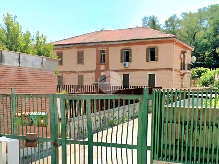 Appartamento bilocale in affitto in Via diocleziano, Bagnoli, Napoli