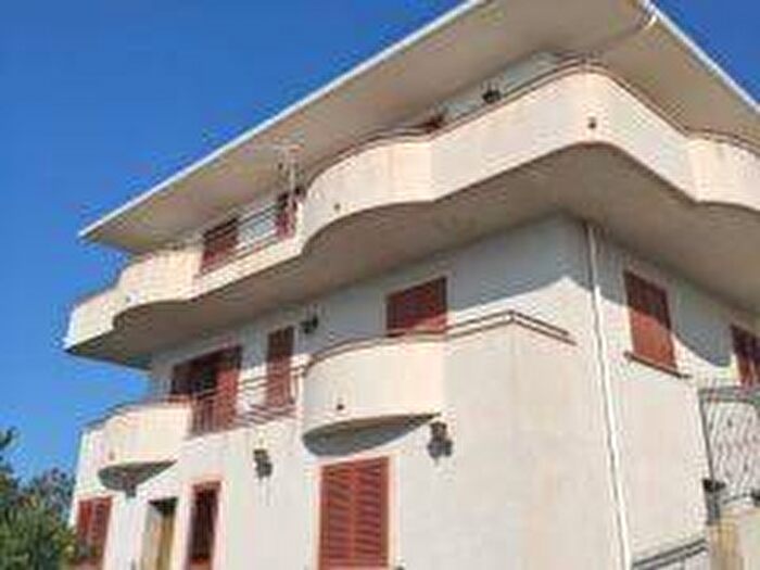 Appartamento quadrilocale in affitto in Via Arcina, Marina Di San Lorenzo, San Lorenzo