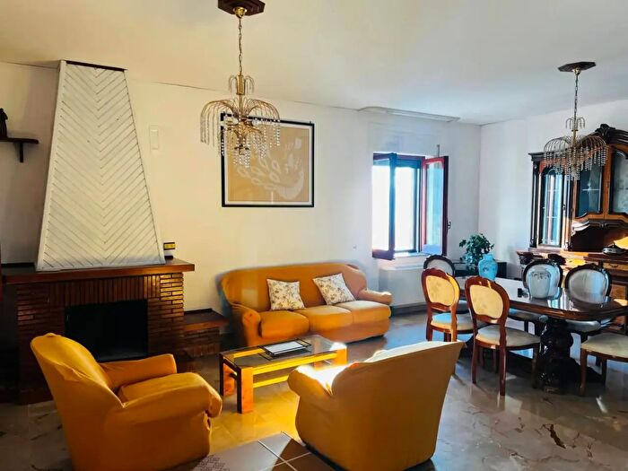 Appartamento trilocale in affitto in Via Carretiello, Roccadaspide