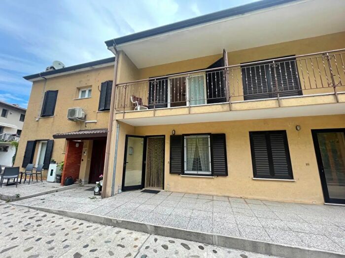Casa trilocale in vendita in Via San Simeone, Venzone
