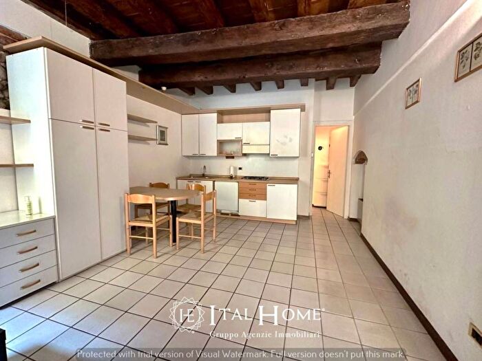 Appartamento monolocale in affitto in Vicolo Dietro Campanile Filippini, Centro Storico, Verona