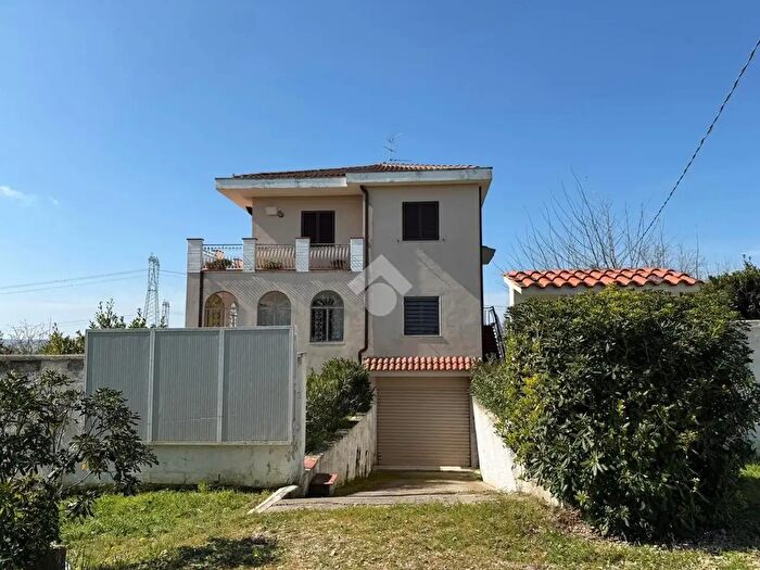 Casa quadrilocale in vendita in Matera