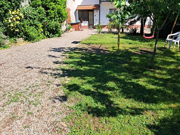 Appartamento trilocale in vendita in Via Camillo Benso di Cavour, Gorla Maggiore