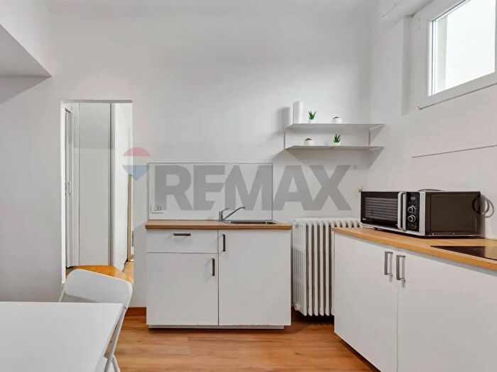 Appartamento bilocale in affitto in Via della Maggiolina, Milano