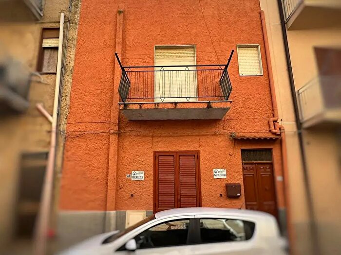 Casa con 5 locali in vendita in Via Udine, Ribera