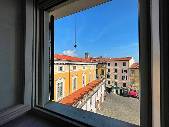 Appartamento quadrilocale in affitto in Centro, Sarzana