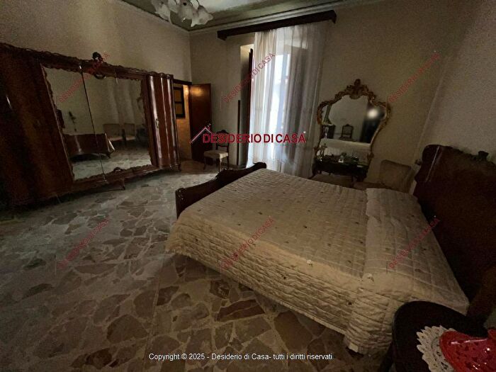 Casa con 5 locali in vendita in Marineo