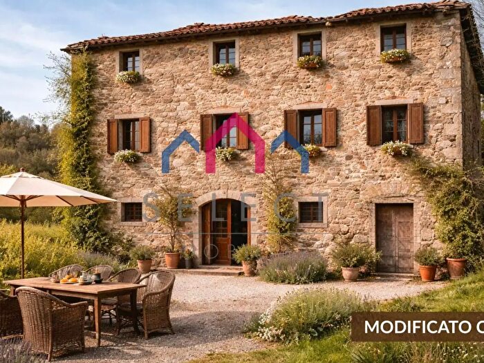 Casa con 9 locali in vendita in Loc Solceta, Castiglione Di Garfagnana