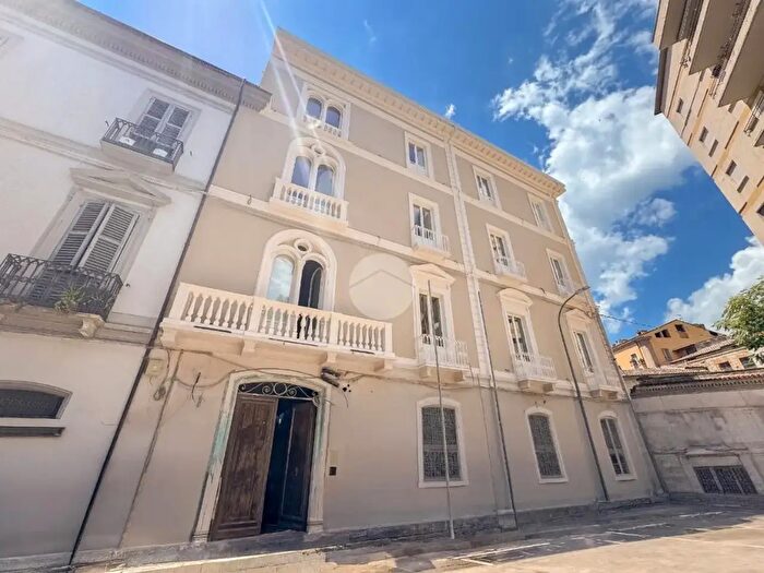 Appartamento quadrilocale in vendita in Via Primo Riccitelli, Teramo