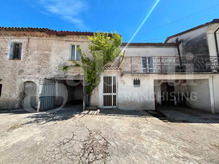 Casa quadrilocale in vendita in Via Fosse Snc, Raviscanina