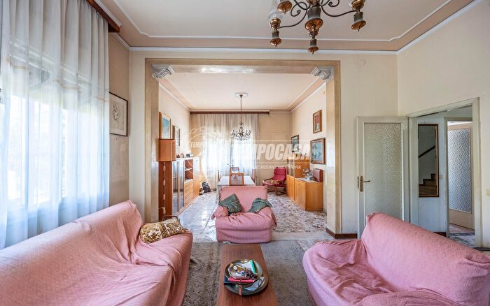 Casa con 6 locali in vendita in Vicolo Gerolamo Savoldo, Treviso